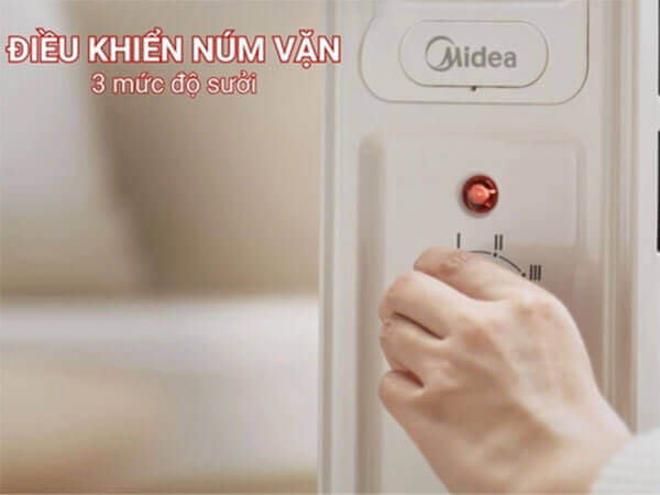 điều chỉnh mức nhiệt khác nhau bằng núm xoay