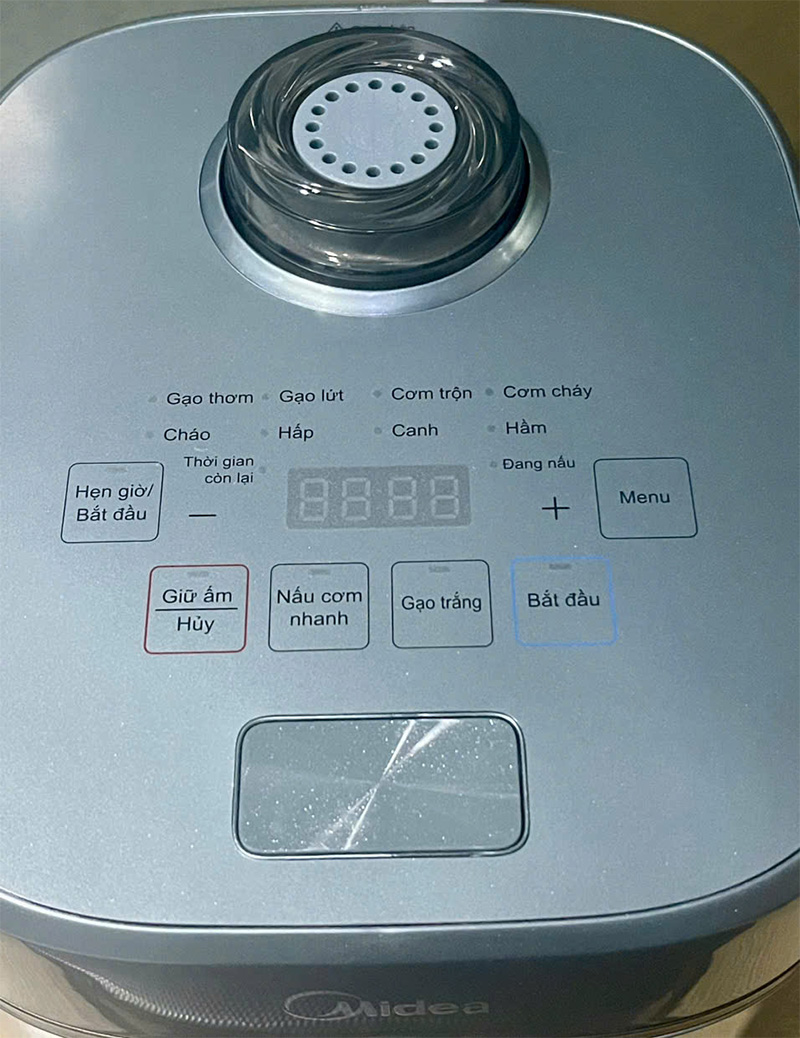 Bảng điều khiển cảm ứng, dễ thao tác