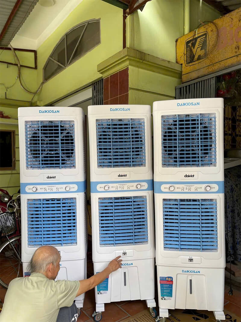 Quạt điều hòa Daikiosan DM211 2 tầng 360W
